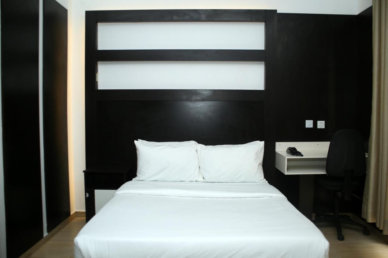 Hotel Capitol Ikeja Exterior foto