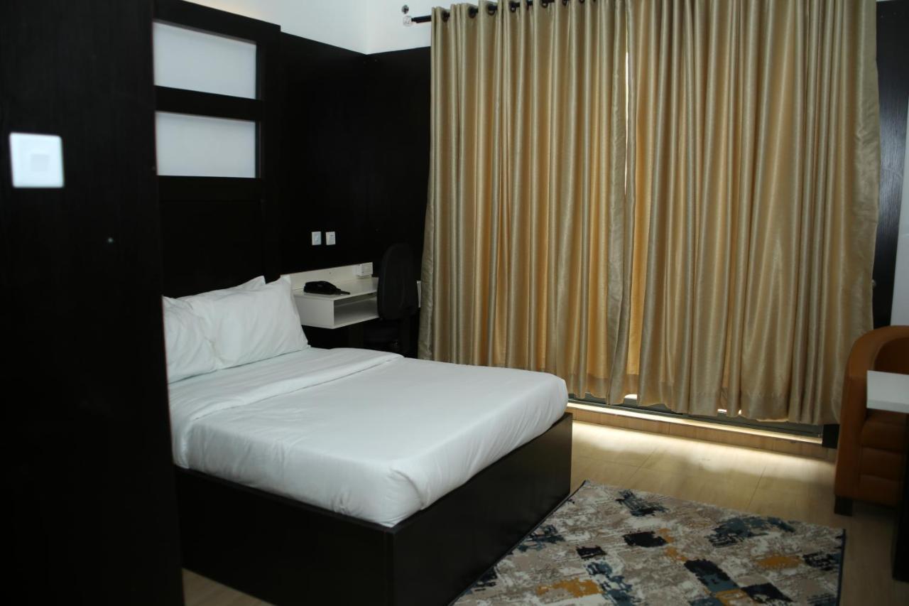 Hotel Capitol Ikeja Exterior foto