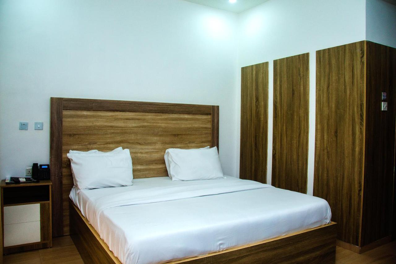 Hotel Capitol Ikeja Exterior foto